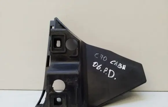 Volvo C70 Front bumper mounting bracket 08620373