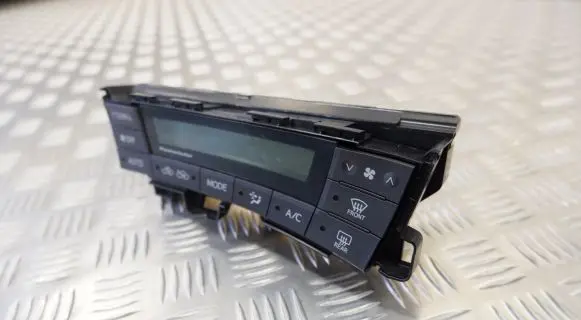Toyota Prius (XW30) Climate control unit 5590047030