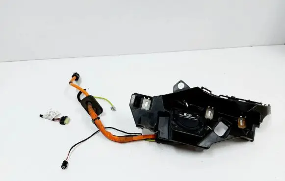 Mercedes-Benz C AMG W205 Hybrid/electric vehicle battery bracket A2058852665