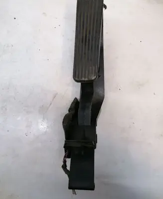 Mercedes-Benz E W211 Accelerator throttle pedal 91714 A2113000804 A2113010001