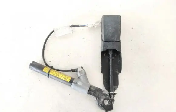 Renault Kangoo I Front seatbelt buckle 33012418
