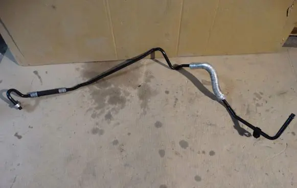 BMW 3 E90 E91 Gearbox oil cooler pipe/hose 2283584m3