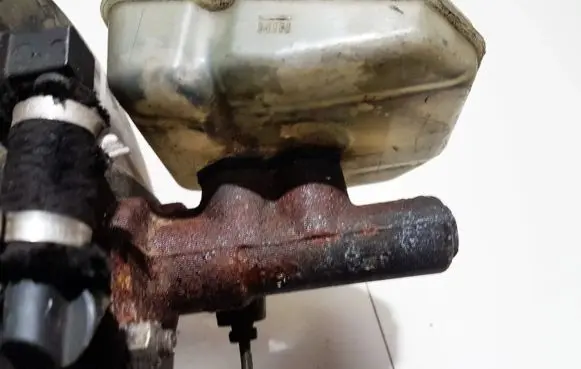 BMW 3 E36 Master brake cylinder 32066954