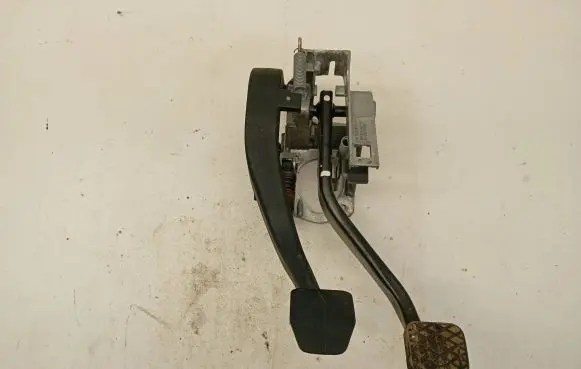 BMW 1 E81 E87 Pedal assembly 42322403