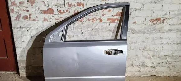 KIA Sorento Front door