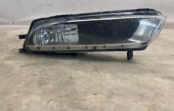 Volkswagen PASSAT B7 Front fog light 3C8941700