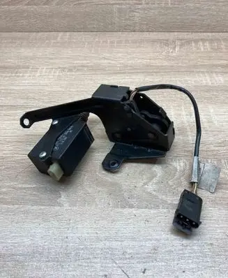 BMW 5 E39 Tailgate/trunk/boot lock/catch/latch 8381137 8384069