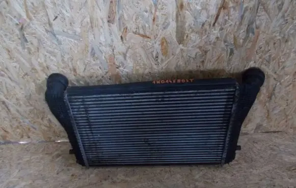 Seat Leon (1P) Intercooler radiator 1K0145803T
