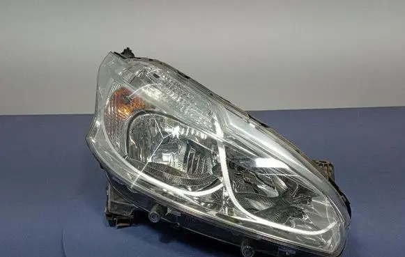 Peugeot 208 I Headlight/headlamp 9802221280