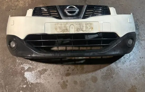 Nissan Qashqai+2 Front bumper