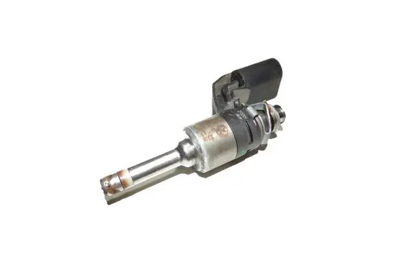 Volkswagen Scirocco Fuel injector 03C906036F