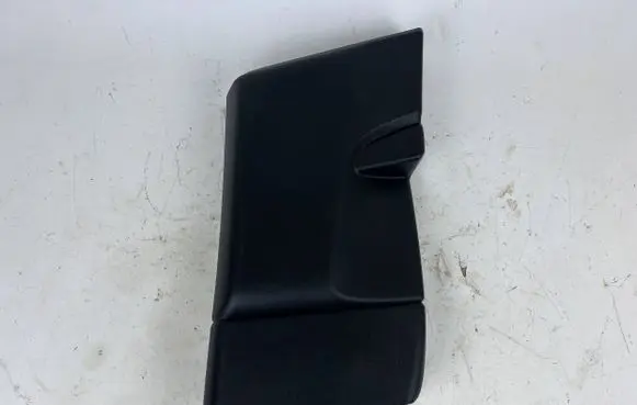 Maserati Levante (B) pillar trim (bottom) 670040375