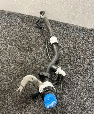 BMW X3 G01 AdBlue liquid reservoir 7390672