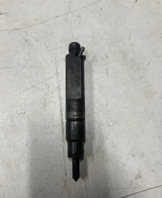 Volkswagen Golf IV Fuel injector 028130201T