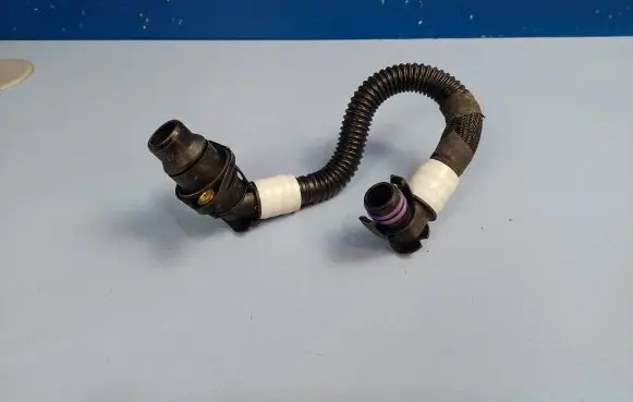 Tesla Model 3 Engine coolant pipe/hose 109576300F