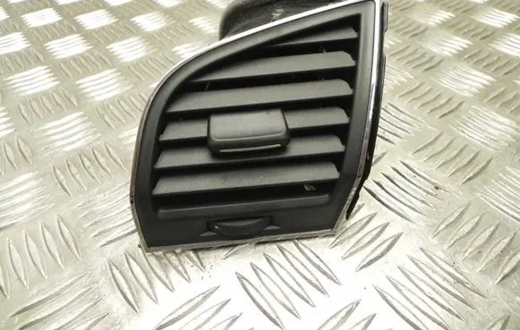 Skoda Fabia Mk3 (NJ) Rear air vent grill 6V0819701C T1449