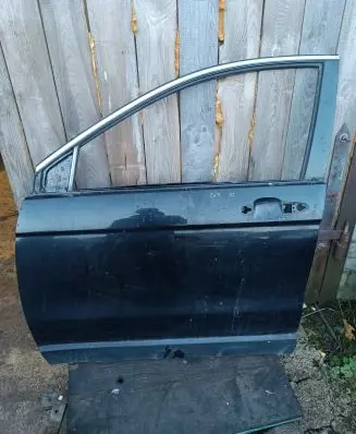 Honda CR-V Front door