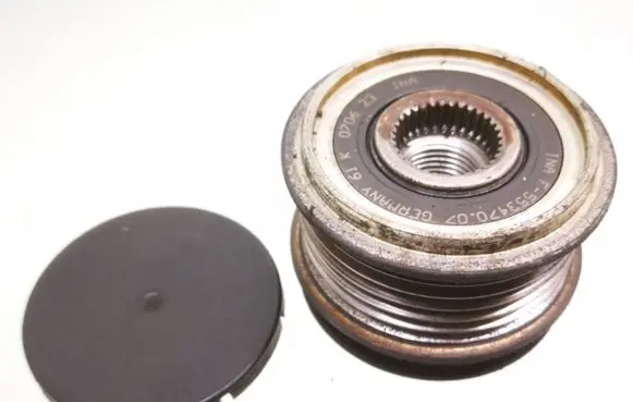 Skoda Octavia Mk2 (1Z) Alternator pulley F55347007