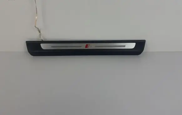 Audi Q8 Front sill (body part) 4M8947406A