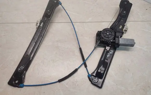 BMW 3 F30 F35 F31 Front door electric window regulator 51337281886