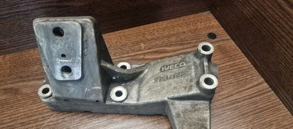 Iveco Daily 4th gen Engine mount bracket 504050582