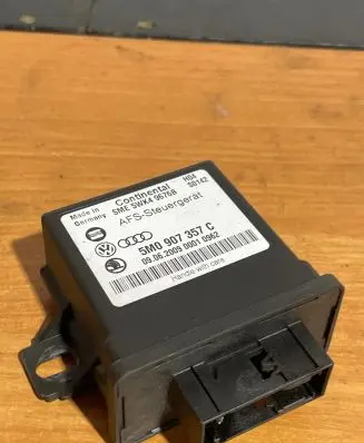 Volkswagen PASSAT B6 Light module LCM 5M0907357C 5WK49676B