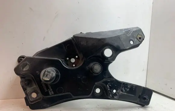 Volvo XC60 Fender mounting bracket 31424578