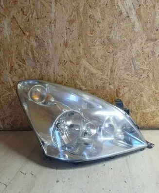 Toyota Corolla Verso AR10 Headlight/headlamp 
