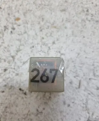 Volkswagen PASSAT B4 Other relay 443919578C