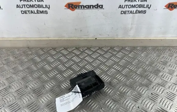 Volkswagen PASSAT B8 Door control unit/module 5Q0959592B