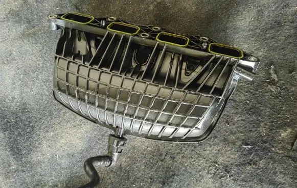 Volkswagen Scirocco Intake manifold 03C129711AE 038906051C