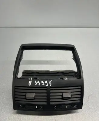 Volkswagen Touareg I Dash center air vent grill ---