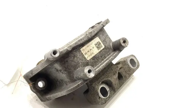 Volkswagen Golf VII Engine mount vacuum valve 5Q0199262DE