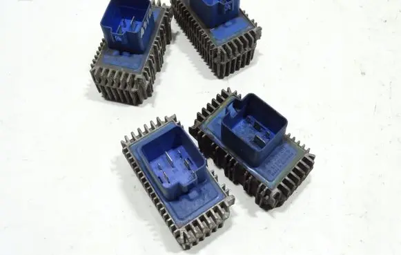 Opel Vectra C Glow plug pre-heat relay 55353011