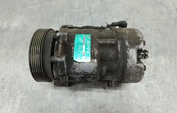 Volkswagen Golf III Air conditioning (A/C) compressor (pump)