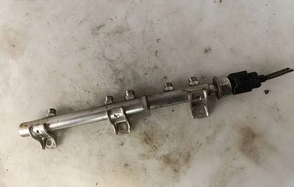 Fuel main line pipe