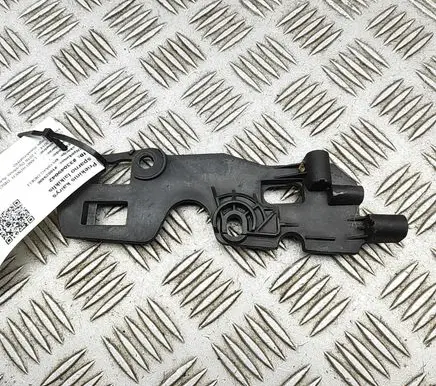 Land Rover Discovery Sport Fender mounting bracket FK7216A129AF