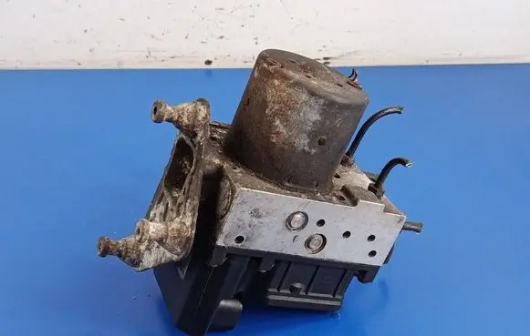 Mercedes-Benz Vito Viano W639 ABS Pump A0004469089