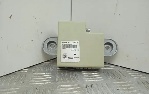 BMW 5 E60 E61 Antenna control unit 693502401