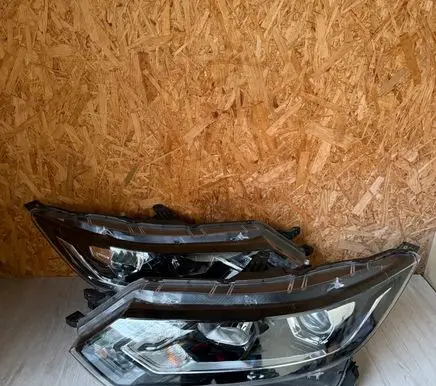 Nissan Qashqai Headlights/headlamps set