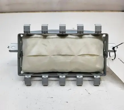 Nissan Leaf I (ZE0) Passenger airbag 0589P1000258