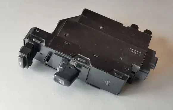 Volvo V70 Electric window control switch 30658147