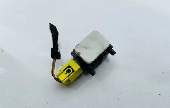 Mercedes-Benz ML W164 Airbag deployment crash/impact sensor 0038202826 131402396