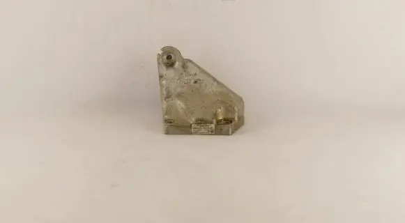 Mercedes-Benz C W204 Engine mounting bracket A1562232204