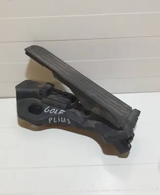 Volkswagen Golf Plus Accelerator throttle pedal 1K1721503M 6PV00889000