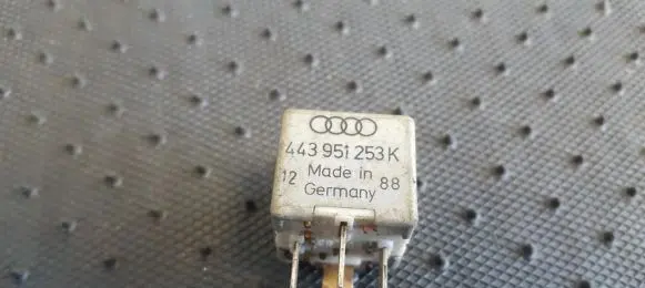 Audi A4 S4 B5 8D Other relay 443951253K 899512