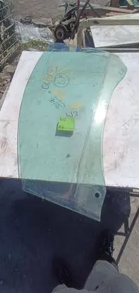 Renault Clio II Front door window glass four-door 1212123