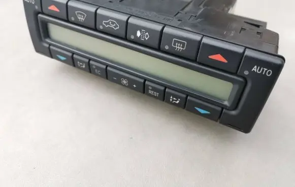 Mercedes-Benz E W210 Climate control unit 2108302285