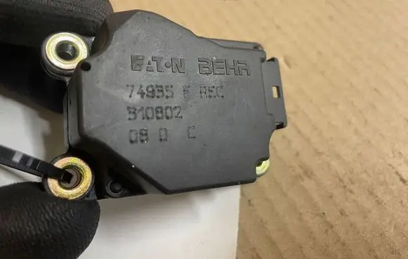 Volvo S60 Air flap motor/actuator 74935F 310802
