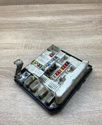 Renault Megane II Fuse module 8200481866H